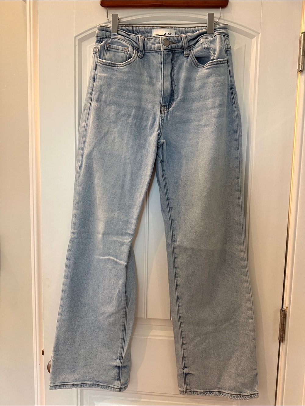Vervet Light Wash Women’s Jeans - Classic Straight Leg Size 28